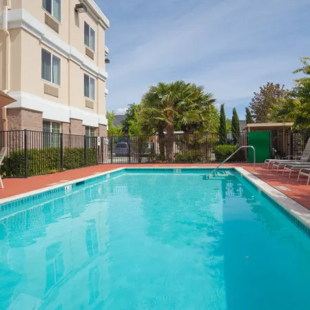 Holiday Inn Express & Suites LIVERMORE by IHG
