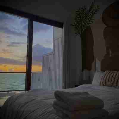 Corcega Beachfront Suites Rooms