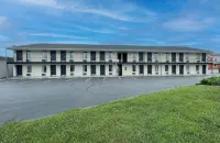 Americas Best Value Inn Lancaster Hotels near Jared