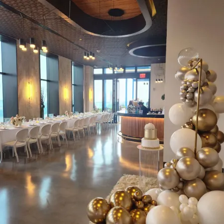 Radio Hotel Отели рядом с достопримечательностью «Манхэттенский колледж»