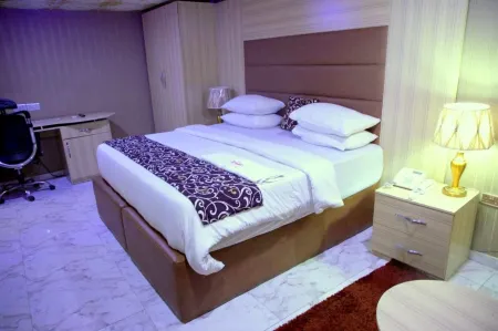 Global Signature Hotel Отели рядом с достопримечательностью «Apostolic Faith Church, Akiode branch.»