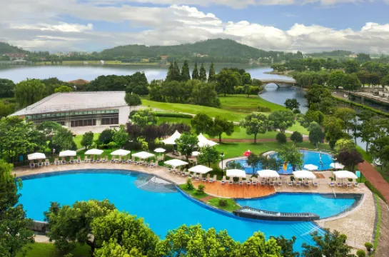 上海佘山世茂艾美酒店