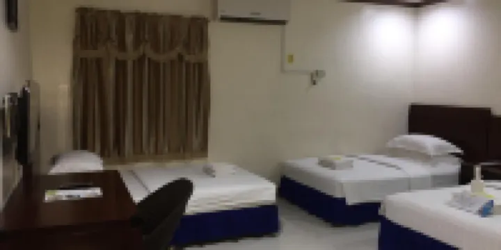 Jeamco Royal Hotel - Baybay - VIP Family Room