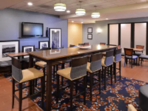 Hampton Inn Utica Hotels in Utica