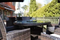 Hopping Hare Hotels in Harpole