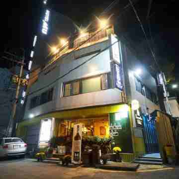 Busan B and B Pension Hotel Exterior