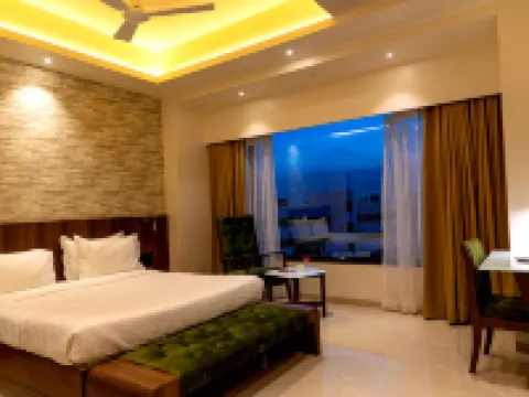 Hotel Pratham 솔라퍼 호텔