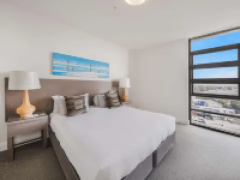 Oaks Redcliffe Mon Komo Suites Hotels in Redcliffe