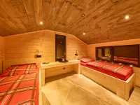 Luxe Timber Lodge & Pet Retreat - parking