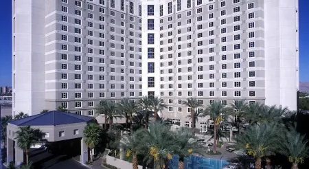 Hilton Grand Vacations Club Paradise Las Vegas Отели рядом с достопримечательностью «Даунтаун Контейнер Парк»