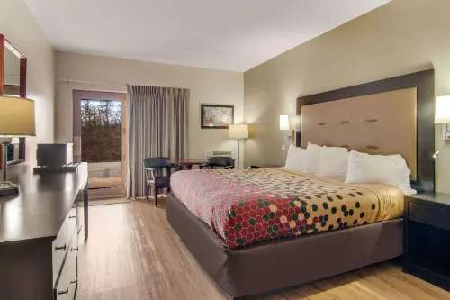 Econo Lodge Cadillac by Choice - واي فاي