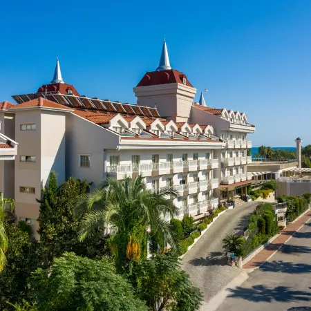 Aydinbey Famous Resort - Ultra All Inclusive