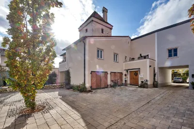 Boutique-Hotel am Ledererturm Hotels near Flowstone cave Schulerloch Stephen Abragan