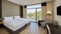 NH Avenida Jerez Hotels near Bodegas Luis Perez