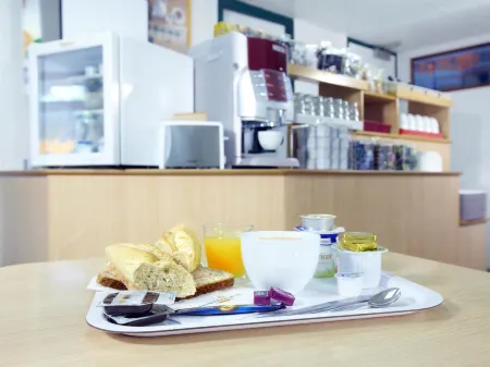 Première Classe Lille Sud Henin Beaumont Отели в г. Френ-ле-Монтобан