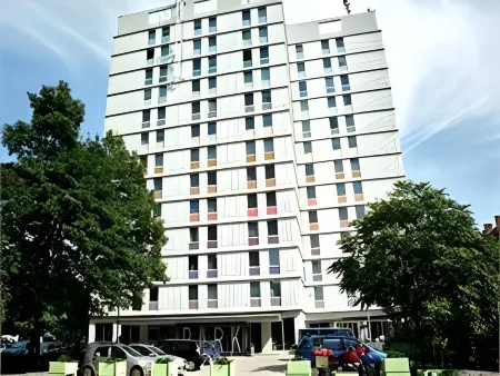 B&B Hotel Ljubljana Park Отели рядом с достопримечательностью «Центральный рынок»