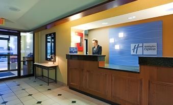 Holiday Inn Express & Suites Minneapolis – West End