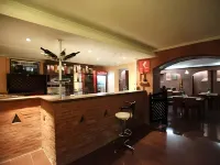 Sharden Hotel โรงแรมใกล้อนุสาวรีย์มารดาแห่งจอร์เจีย