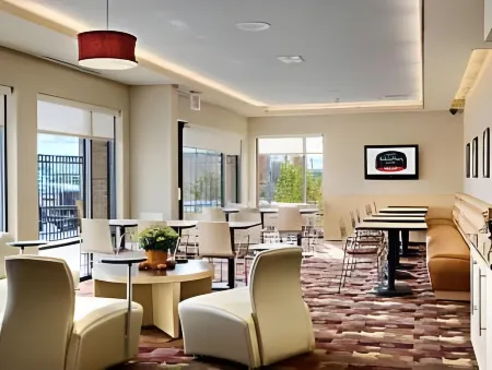 TownePlace Suites Joliet South Отели рядом с достопримечательностью «Университет Сейнт Франсис»