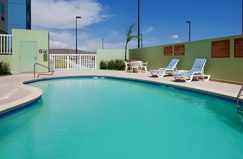 Holiday Inn Express Saltillo Zona Aeropuerto by IHG photo 2