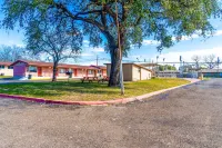 Capital O Hotel Beeville -US 181