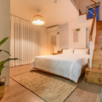 Jeju Banhakeurapensyeon Hotels near مركز رصد اليحمور الأوروبي
