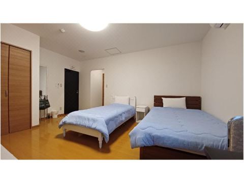 Hotel Swan Lake Nagara - Housity