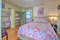 Private Wing of Historic Home < 5 Mi to the Ocean! Hotel dekat Kona Historical Society