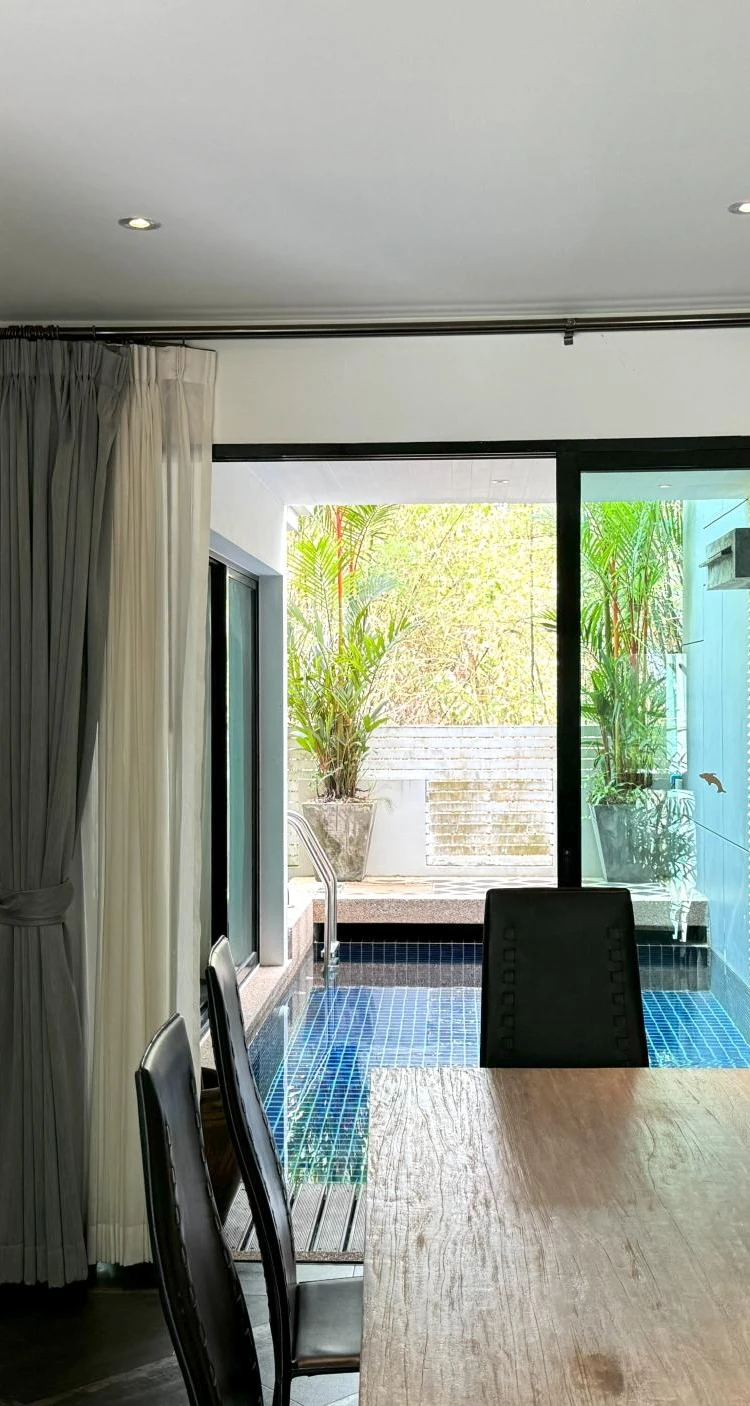 รูปภาพของKamala townhome with sea view terrace and pool