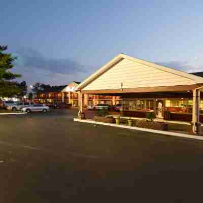 Baymont by Wyndham Effingham Hotel Exterior