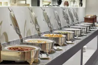 홀리데이 인 & 스위트 바탕가스 리마파크 바이 IHG - 조식 운영
