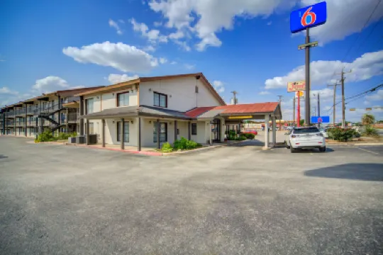 Motel 6 San Antonio, TX – I-35 North Corridor Các khách sạn ở San Antonio