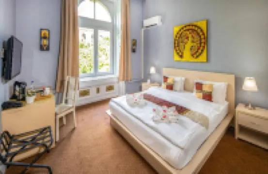 Andrassy Thai Hotel โรงแรมใกล้บูดาเปสต์ อาย