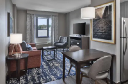 Homewood Suites by Hilton Savannah Historic District/Riverfront Hotels in Savannah