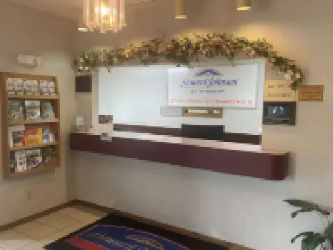 Howard Johnson by Wyndham Manteno Hotels in Kankakee County