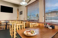 SureStay Plus Hotel by Best Western Susanville - breakfast