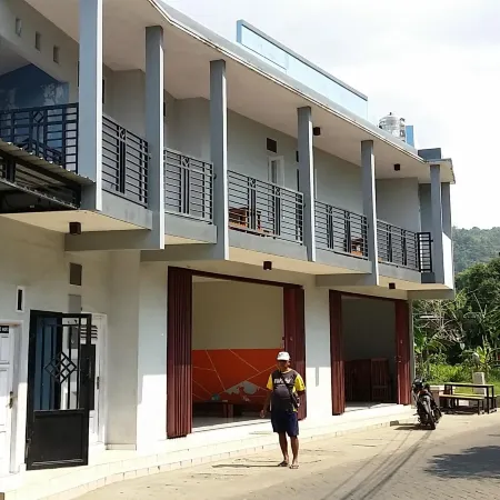 Hotel O Sawang Sana Motel Syariah Near Sman 1 Sangkapura Отели в г. округ Гресик