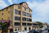 Lyuks Hotel Hotel di 