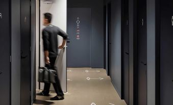 9h nine hours Shinagawa station for men