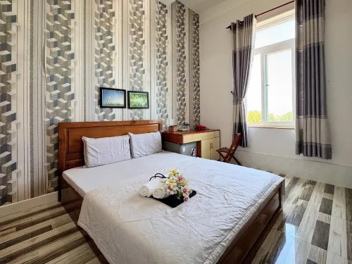 Khach San Chan Phu Quy Hotels in Phu Quy