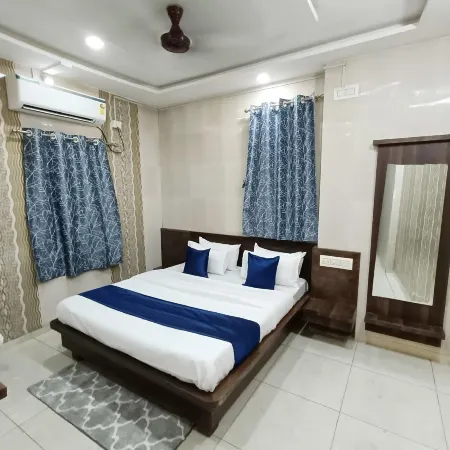 Hotel Shree Nath - 200 Meters from Dwarkadhish Temple