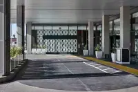 Hilton Buena Park Anaheim - Bãi đậu xe