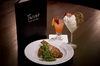 DoubleTree by Hilton Decatur Riverfront - breakfast