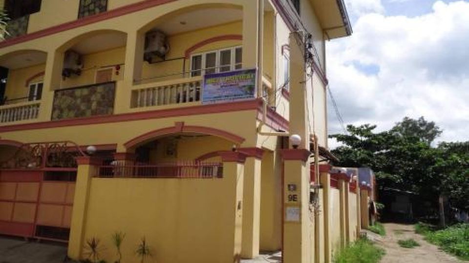 Julz Tropical Apartments