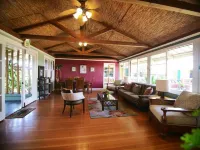 كوالا فيلدج إن فنادق في هاوي