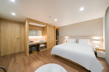 Chungju H Avenue H Avenue City Hall Branch Отели в г. Чхунджу