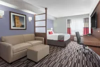 Microtel Inn & Suites by Wyndham Bonnyville - Parkplatz