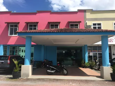 OYO 275 Senyum Inn