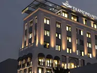 Diamond Luxury Hotel Отели в г. Халонг