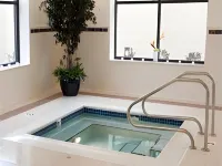 Courtyard Canton - Hot Tub